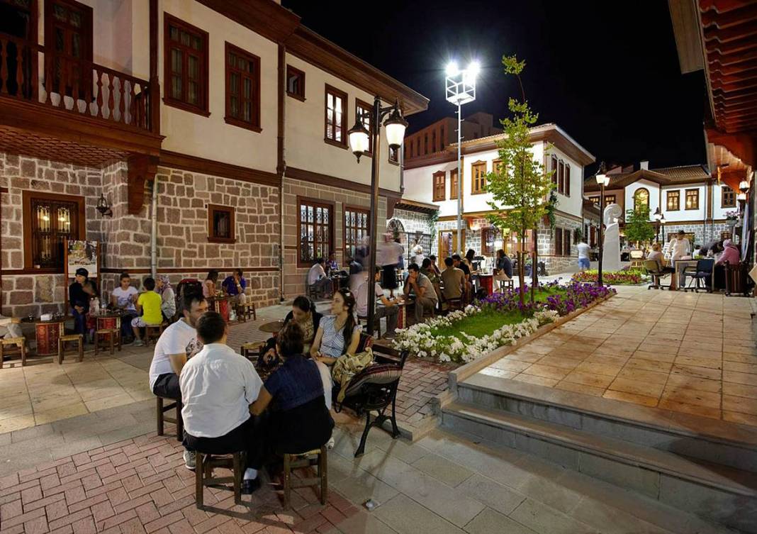 Sanatseverler hazır olun: Ankara'nın en havalı sokağı makyajlanıyor! Başkentin cazibe merkezinde değişim başladı 15